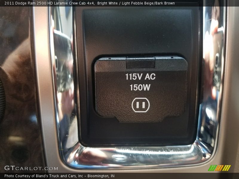 Bright White / Light Pebble Beige/Bark Brown 2011 Dodge Ram 2500 HD Laramie Crew Cab 4x4