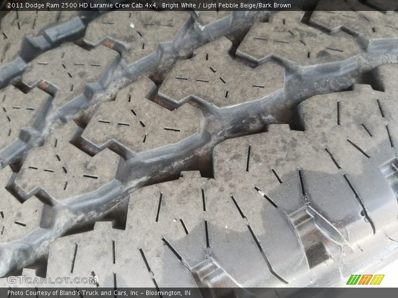 Bright White / Light Pebble Beige/Bark Brown 2011 Dodge Ram 2500 HD Laramie Crew Cab 4x4