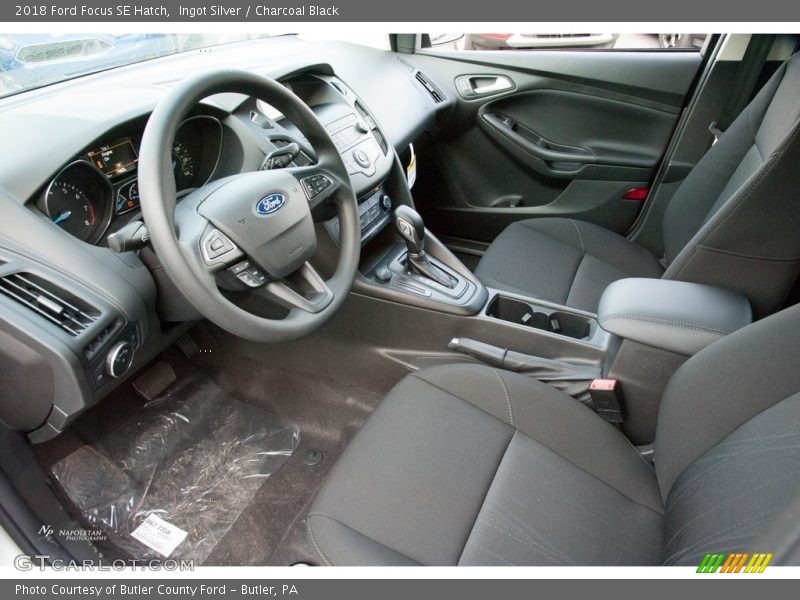 Ingot Silver / Charcoal Black 2018 Ford Focus SE Hatch