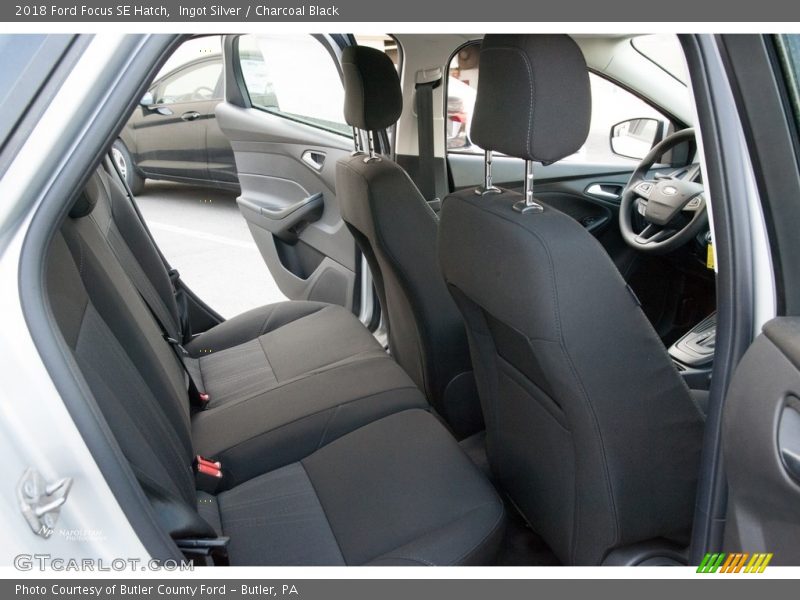Ingot Silver / Charcoal Black 2018 Ford Focus SE Hatch