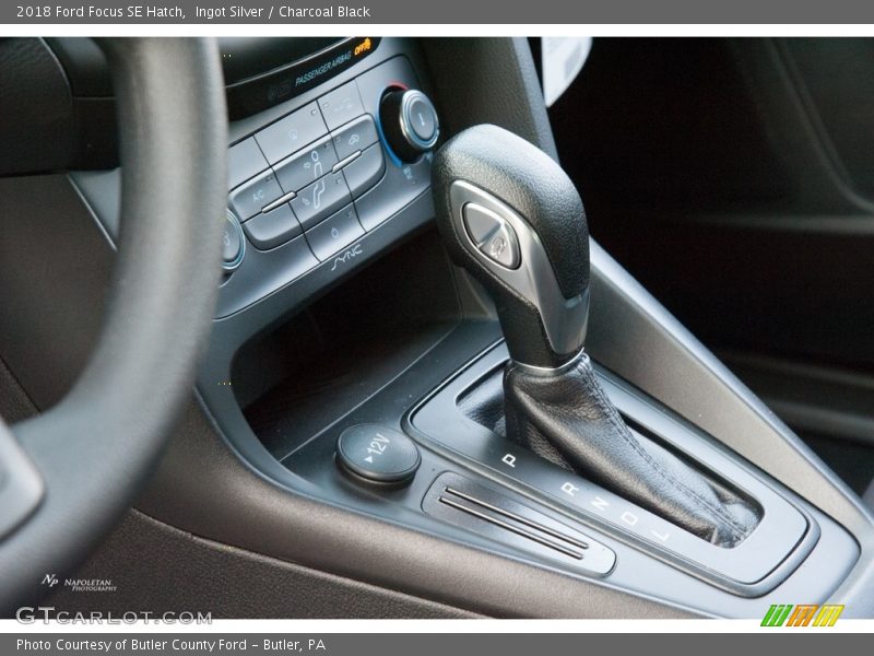 Ingot Silver / Charcoal Black 2018 Ford Focus SE Hatch