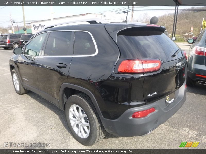 Diamond Black Crystal Pearl / Black/Light Frost Beige 2017 Jeep Cherokee Latitude 4x4