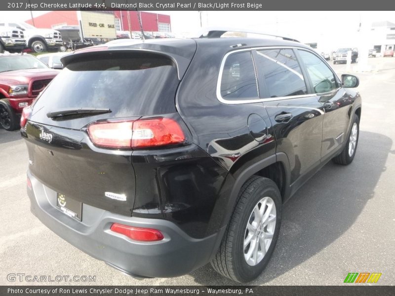 Diamond Black Crystal Pearl / Black/Light Frost Beige 2017 Jeep Cherokee Latitude 4x4
