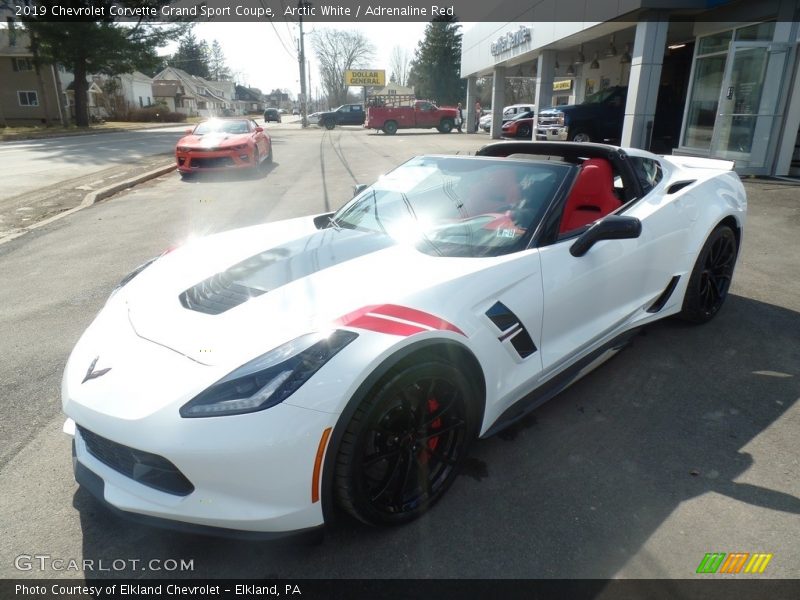 Arctic White / Adrenaline Red 2019 Chevrolet Corvette Grand Sport Coupe
