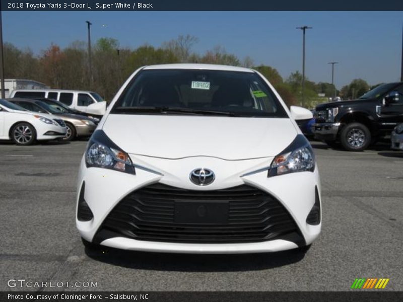 Super White / Black 2018 Toyota Yaris 3-Door L