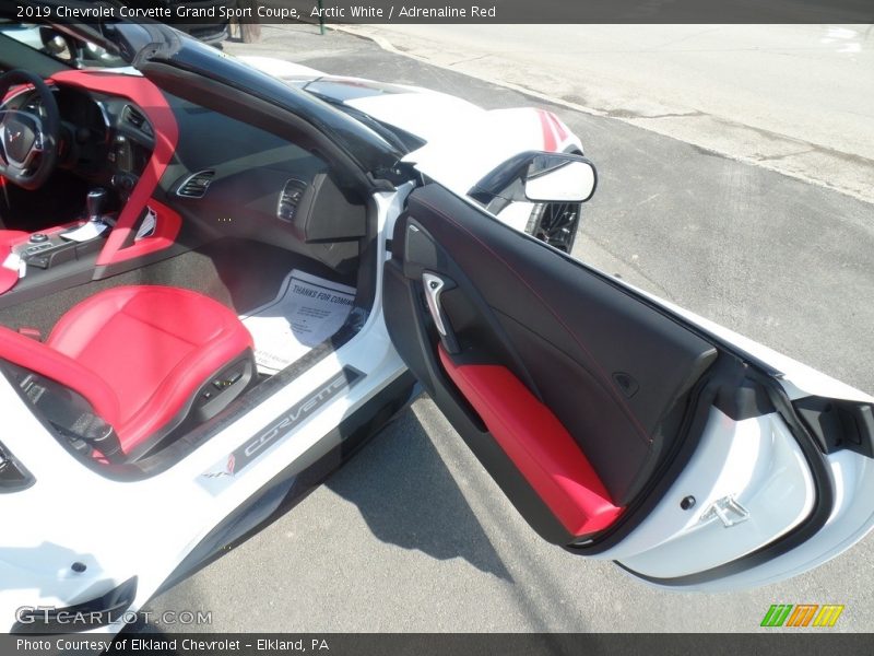 Arctic White / Adrenaline Red 2019 Chevrolet Corvette Grand Sport Coupe