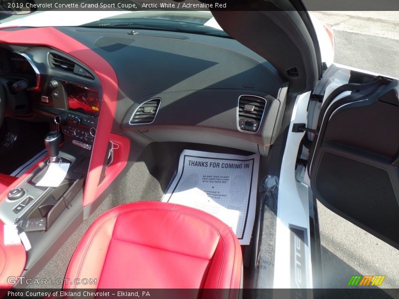 Arctic White / Adrenaline Red 2019 Chevrolet Corvette Grand Sport Coupe