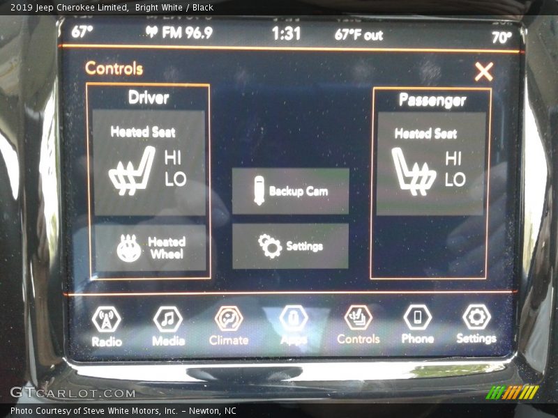 Controls of 2019 Cherokee Limited