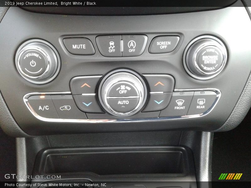 Controls of 2019 Cherokee Limited