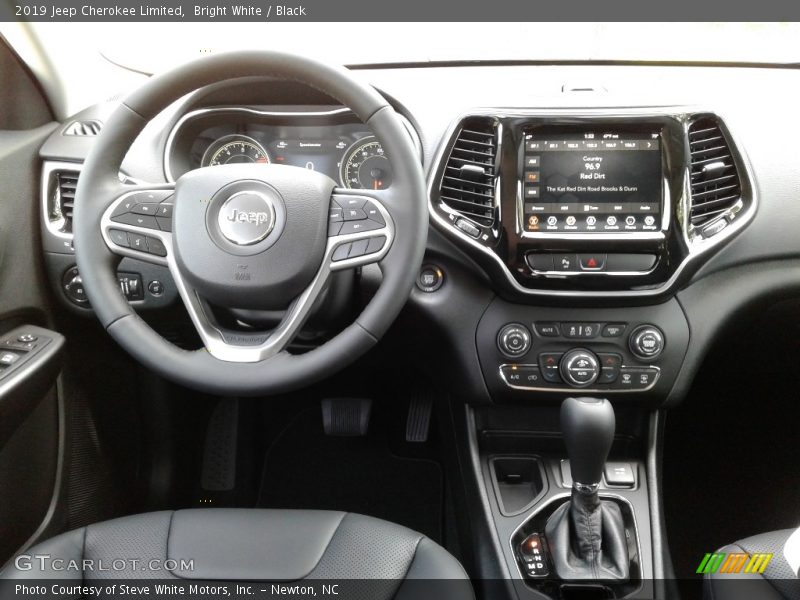 Dashboard of 2019 Cherokee Limited
