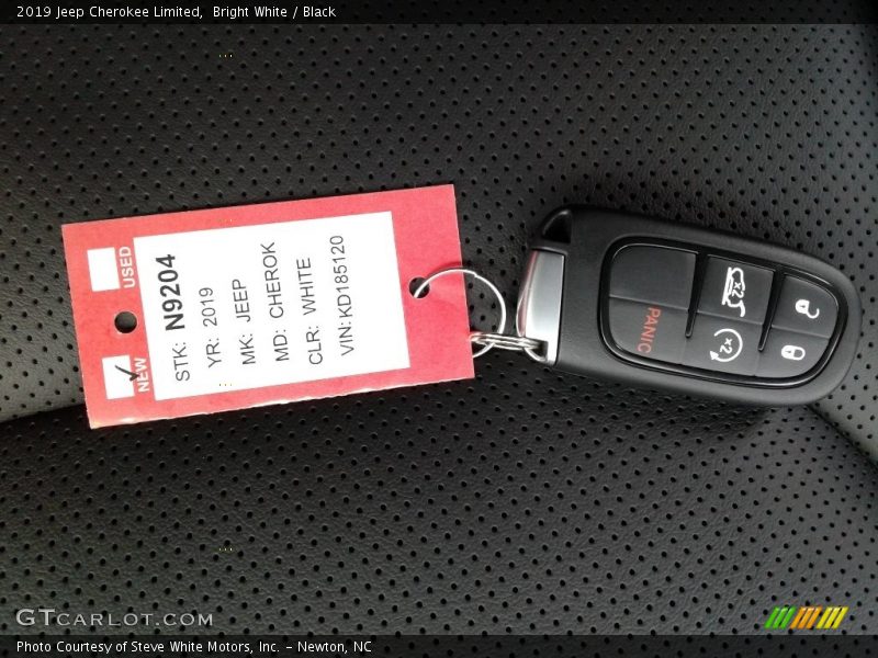 Keys of 2019 Cherokee Limited