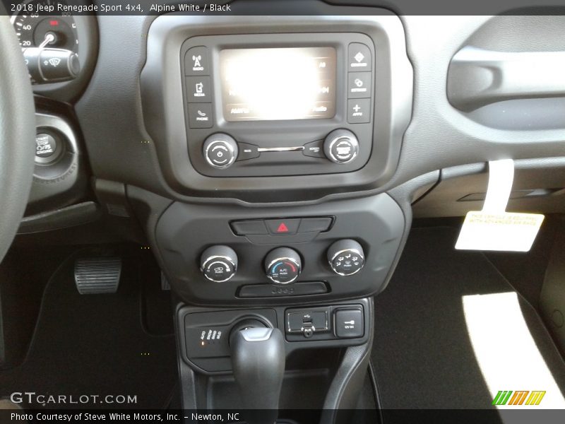 Alpine White / Black 2018 Jeep Renegade Sport 4x4