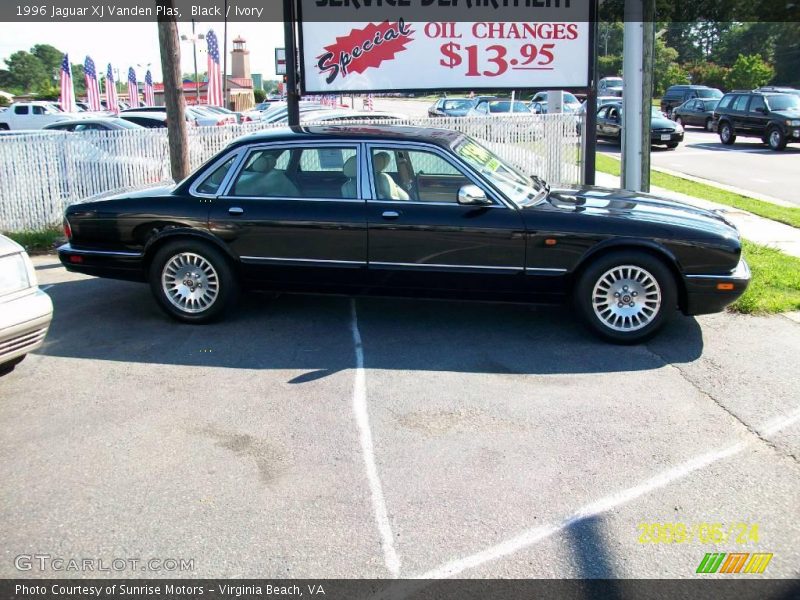 Black / Ivory 1996 Jaguar XJ Vanden Plas