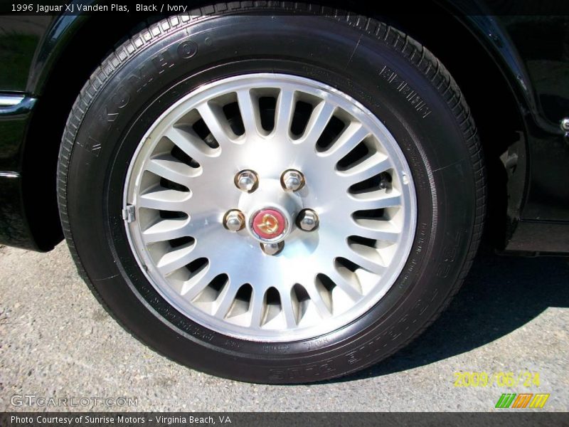 Black / Ivory 1996 Jaguar XJ Vanden Plas