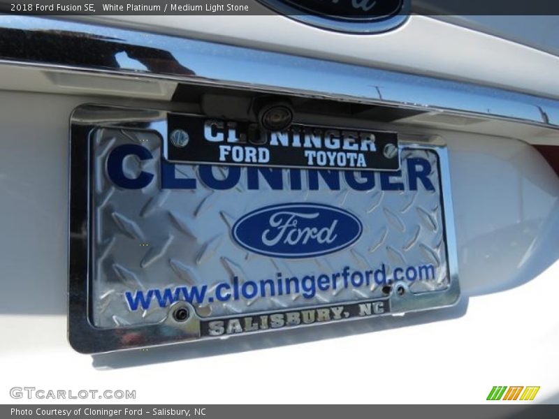 White Platinum / Medium Light Stone 2018 Ford Fusion SE