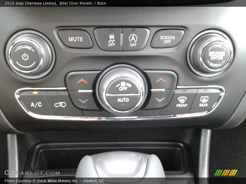 Controls of 2019 Cherokee Limited
