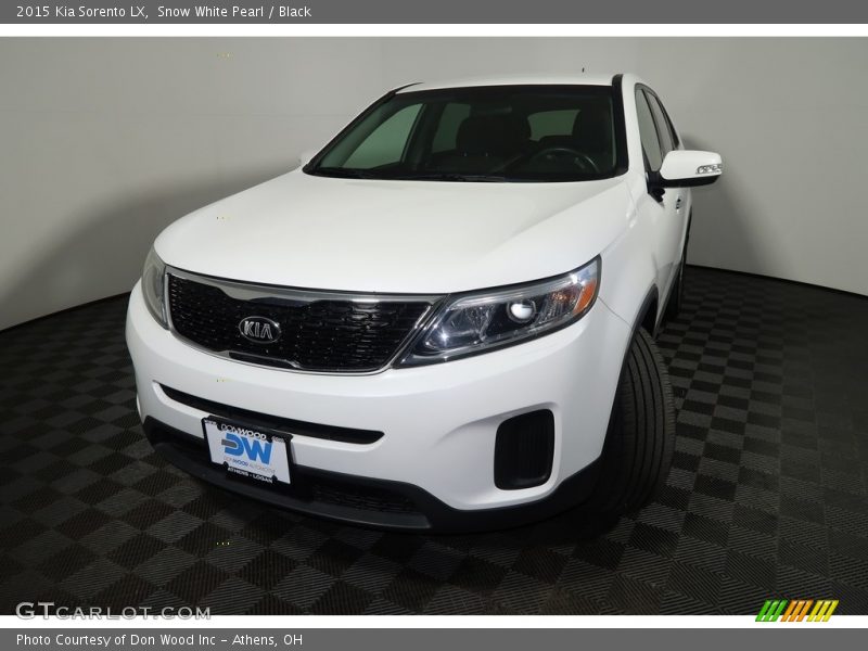 Snow White Pearl / Black 2015 Kia Sorento LX