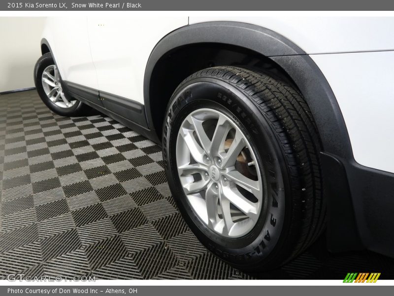 Snow White Pearl / Black 2015 Kia Sorento LX