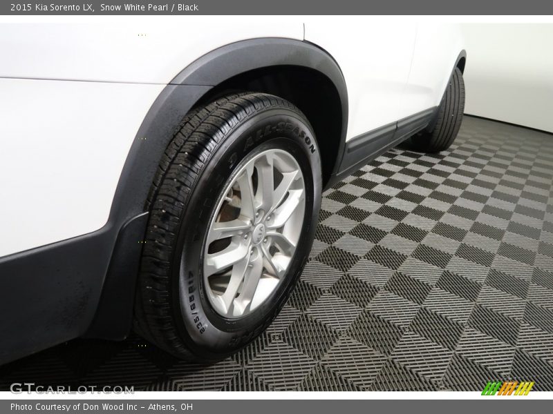 Snow White Pearl / Black 2015 Kia Sorento LX
