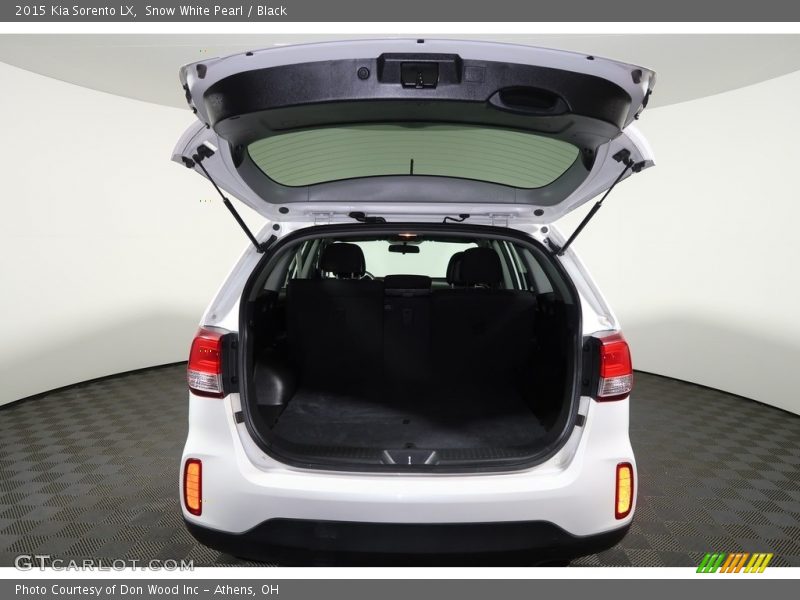 Snow White Pearl / Black 2015 Kia Sorento LX