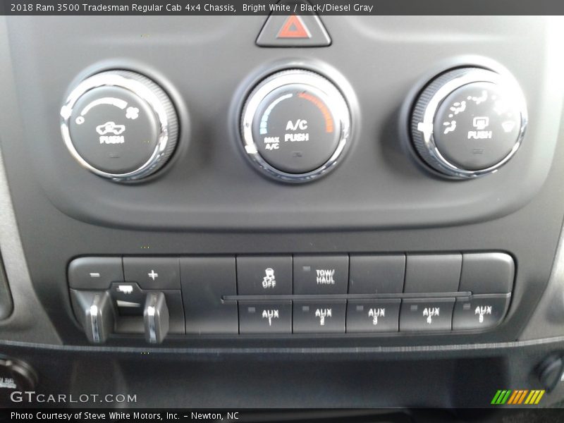 Bright White / Black/Diesel Gray 2018 Ram 3500 Tradesman Regular Cab 4x4 Chassis