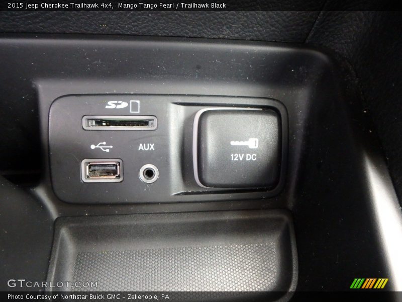 Mango Tango Pearl / Trailhawk Black 2015 Jeep Cherokee Trailhawk 4x4