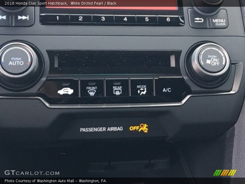 Controls of 2018 Civic Sport Hatchback