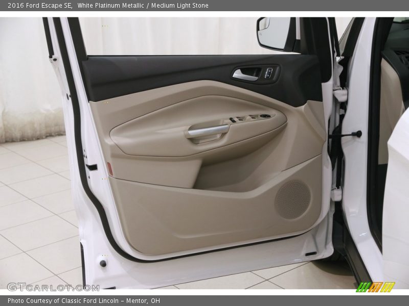 White Platinum Metallic / Medium Light Stone 2016 Ford Escape SE