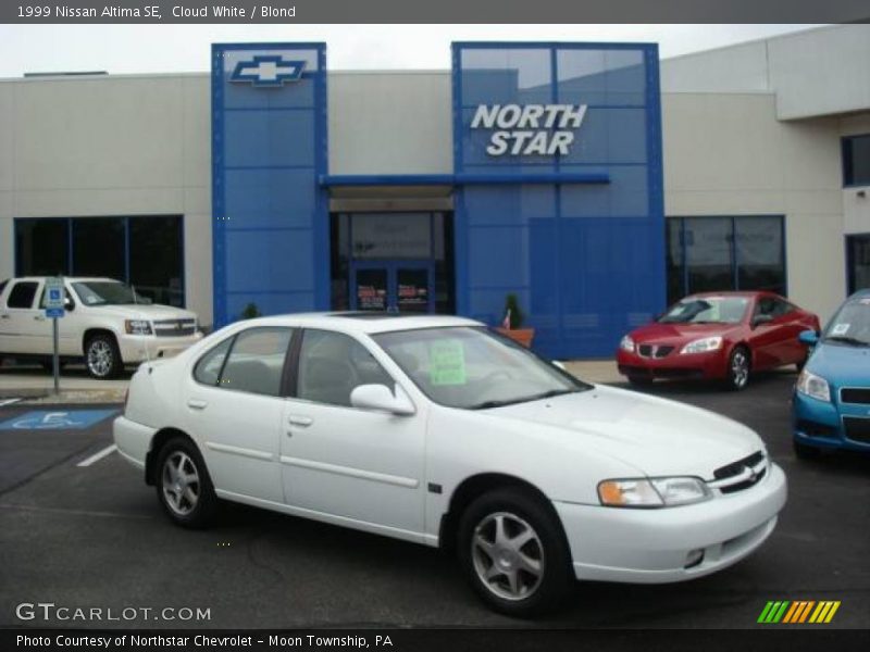 Cloud White / Blond 1999 Nissan Altima SE