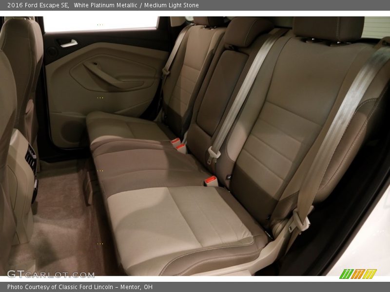White Platinum Metallic / Medium Light Stone 2016 Ford Escape SE