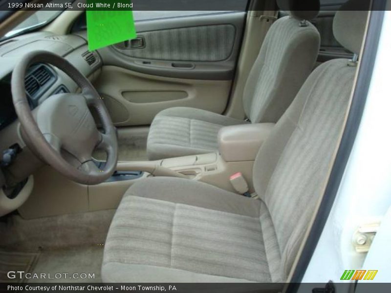 Cloud White / Blond 1999 Nissan Altima SE