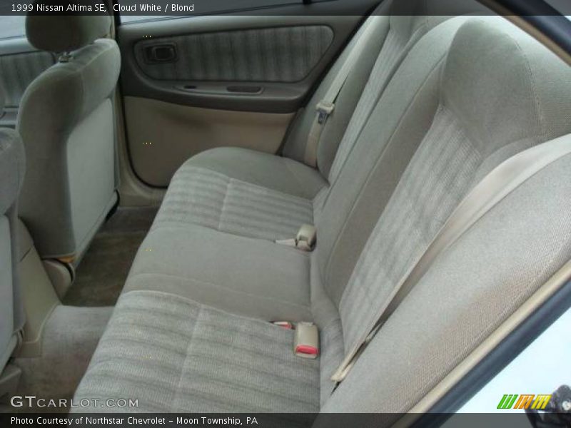 Cloud White / Blond 1999 Nissan Altima SE