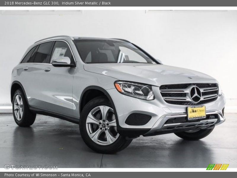 Front 3/4 View of 2018 GLC 300