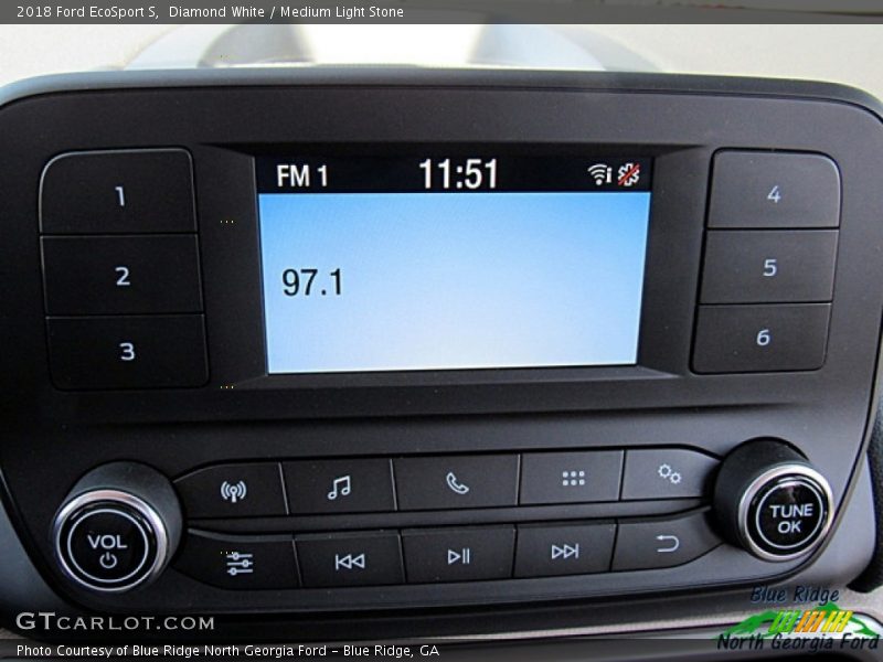 Diamond White / Medium Light Stone 2018 Ford EcoSport S