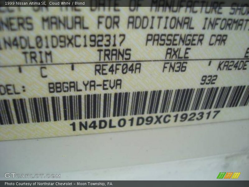 Cloud White / Blond 1999 Nissan Altima SE