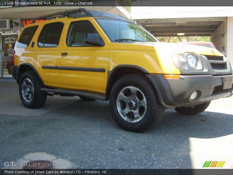 Solar Yellow / Charcoal 2004 Nissan Xterra SE 4x4