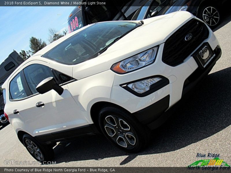Diamond White / Medium Light Stone 2018 Ford EcoSport S