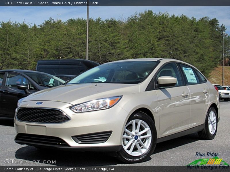 White Gold / Charcoal Black 2018 Ford Focus SE Sedan