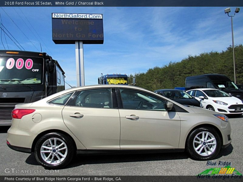 White Gold / Charcoal Black 2018 Ford Focus SE Sedan