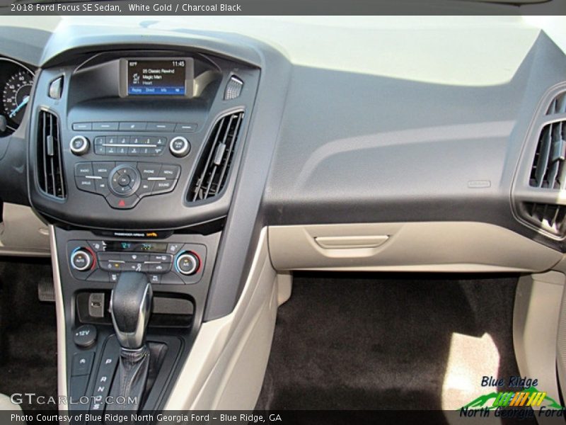 White Gold / Charcoal Black 2018 Ford Focus SE Sedan