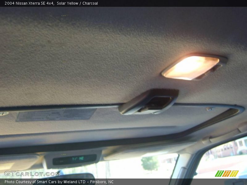 Solar Yellow / Charcoal 2004 Nissan Xterra SE 4x4