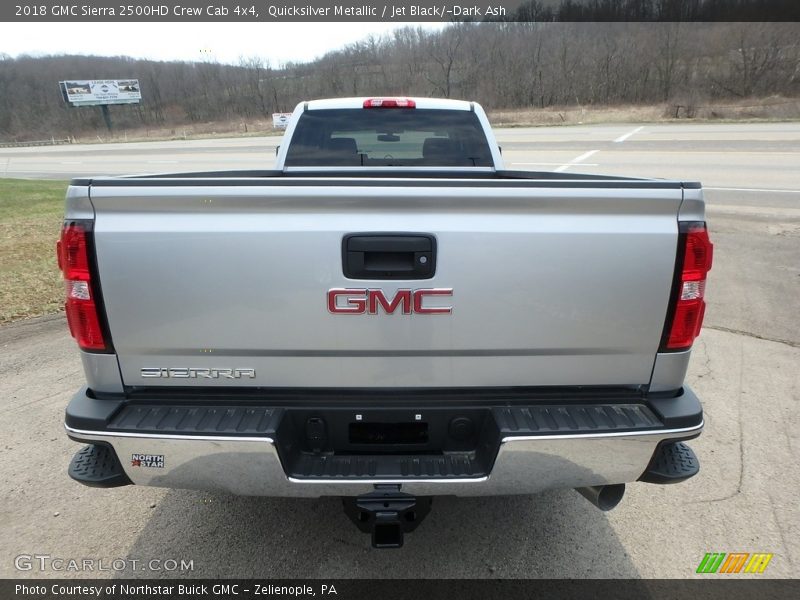 Quicksilver Metallic / Jet Black/­Dark Ash 2018 GMC Sierra 2500HD Crew Cab 4x4