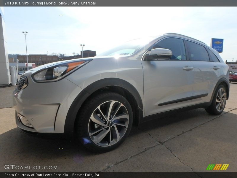 Silky Silver / Charcoal 2018 Kia Niro Touring Hybrid