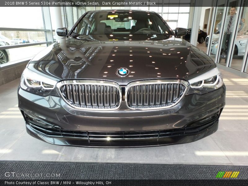 Dark Graphite Metallic / Black 2018 BMW 5 Series 530e iPerfomance xDrive Sedan