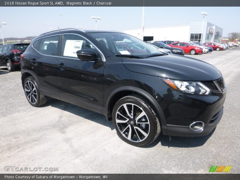 Front 3/4 View of 2018 Rogue Sport SL AWD