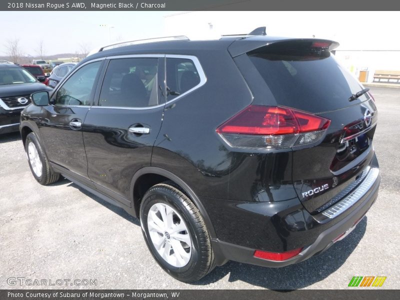 Magnetic Black / Charcoal 2018 Nissan Rogue S AWD