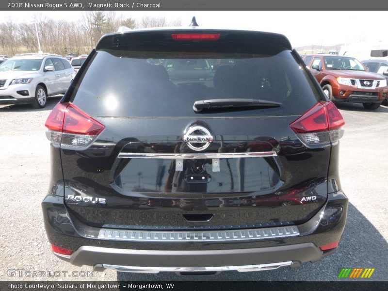Magnetic Black / Charcoal 2018 Nissan Rogue S AWD