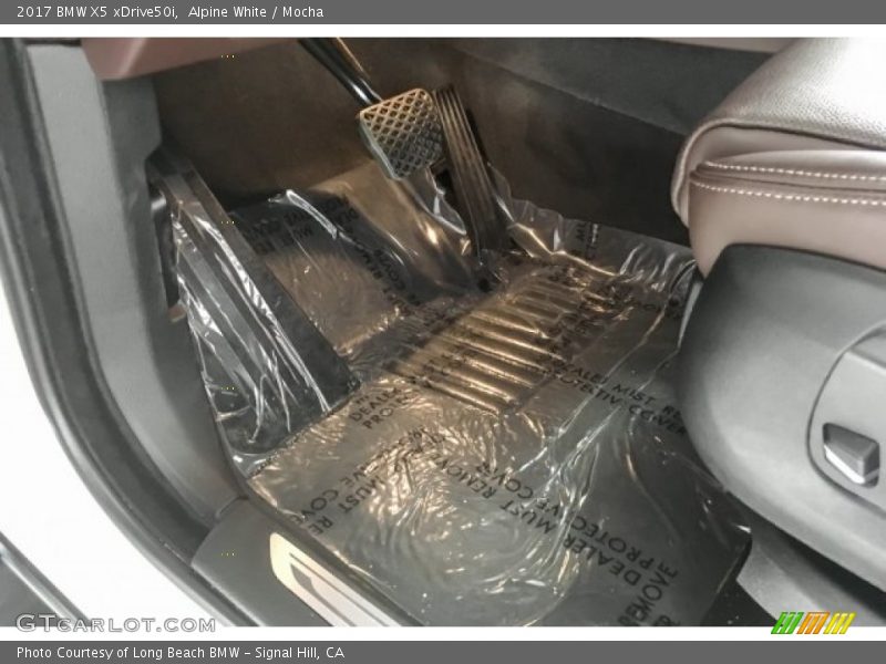 Alpine White / Mocha 2017 BMW X5 xDrive50i