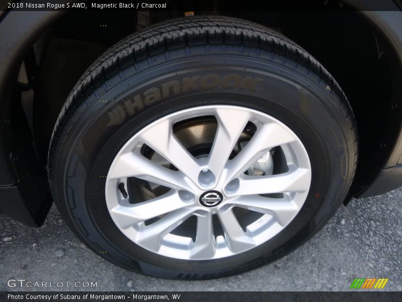 Magnetic Black / Charcoal 2018 Nissan Rogue S AWD