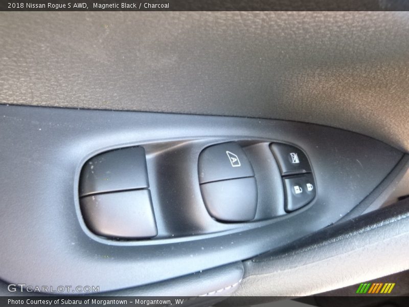 Magnetic Black / Charcoal 2018 Nissan Rogue S AWD